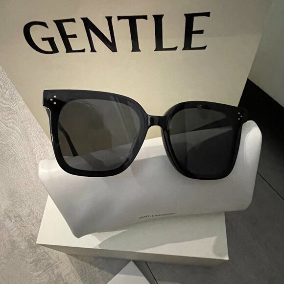 Gentle Monster Black Oversized Sunglasses Gold Logo Statement Chic main image 4